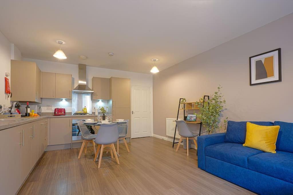 Luxury Campbell Park Apartments In Central Mk With Balcony, Free Parking & Smart Tv With Netflix By Yoko Property 밀턴 케인즈 외부 사진