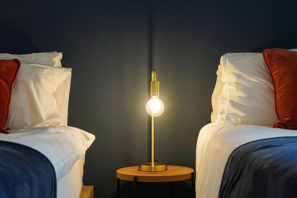 Luxury Campbell Park Apartments In Central Mk With Balcony, Free Parking & Smart Tv With Netflix By Yoko Property 밀턴 케인즈 외부 사진